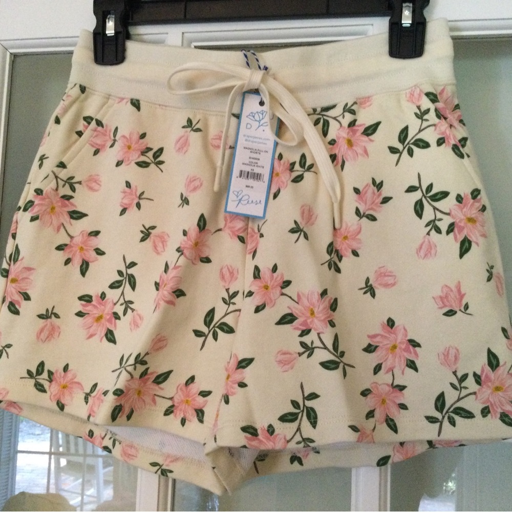Draper James magnolia pull on shorts